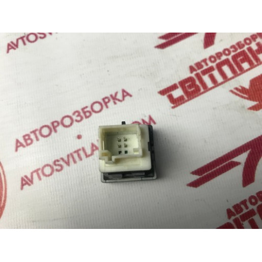 Кнопка центрального замка Partner / Berlingo 2008- 96583098XT